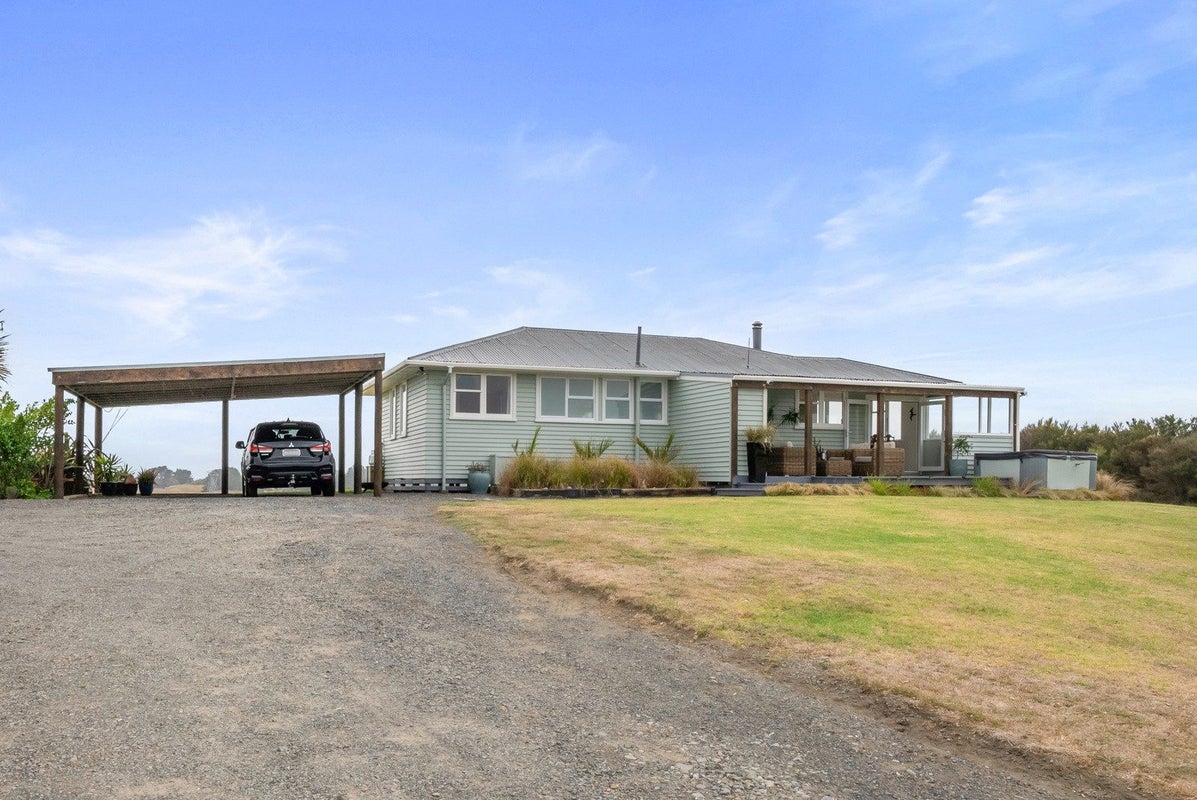 398 Hokio Sand Road, Hokio Beach, Levin - Carousel 1