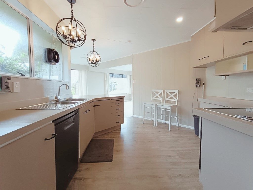 33 Ernest Street, Ranui, Porirua - Carousel 2