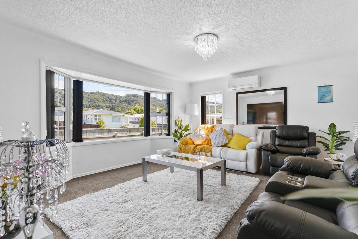 8 Karamu Crescent, Wainuiomata, Lower Hutt - Carousel 2