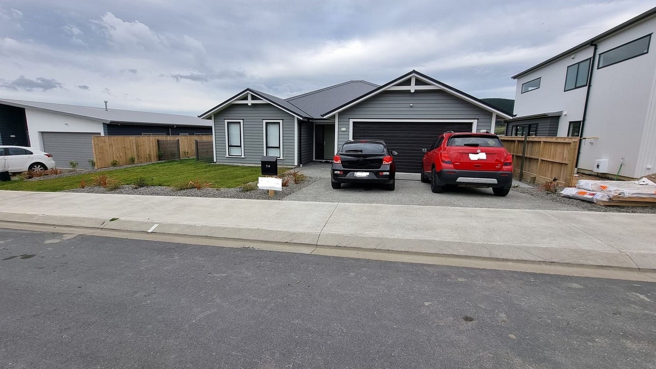 74 Hokioi Drive, Kenepuru, Porirua - Carousel 2