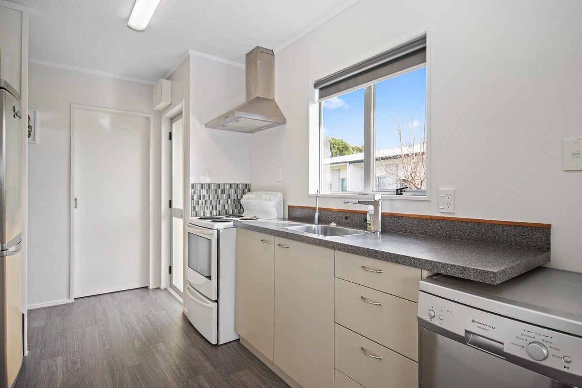46A Splitt Avenue, Glenview, Hamilton - Carousel 2