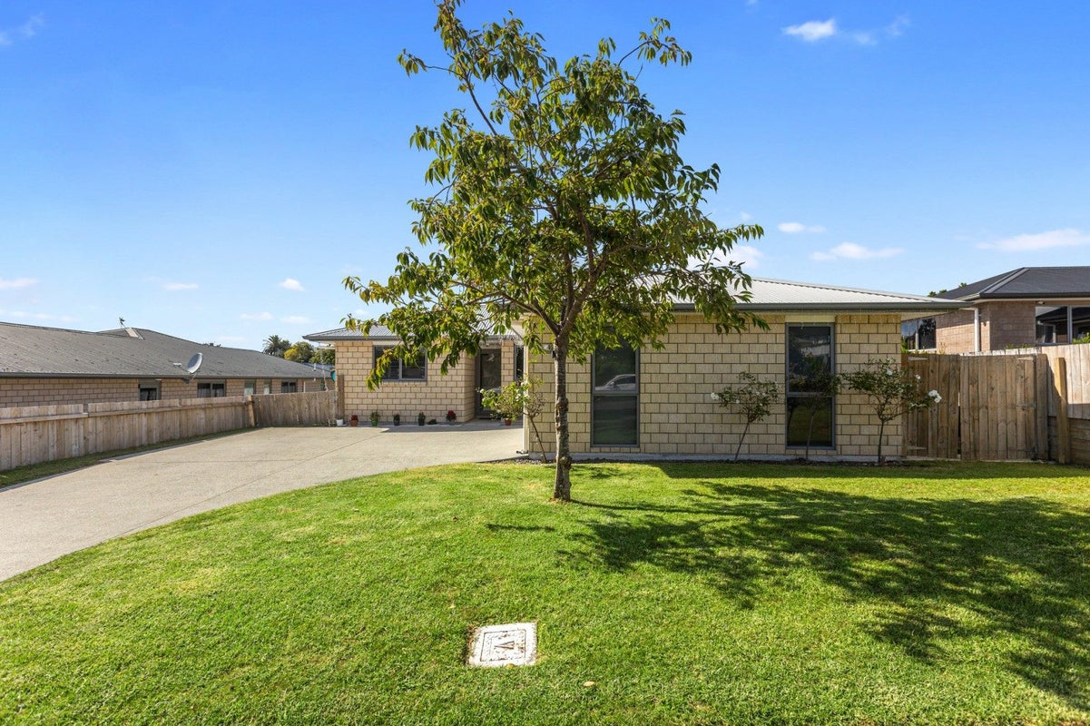 42 Fairfax Crescent, Pyes Pa, Tauranga - Carousel 16