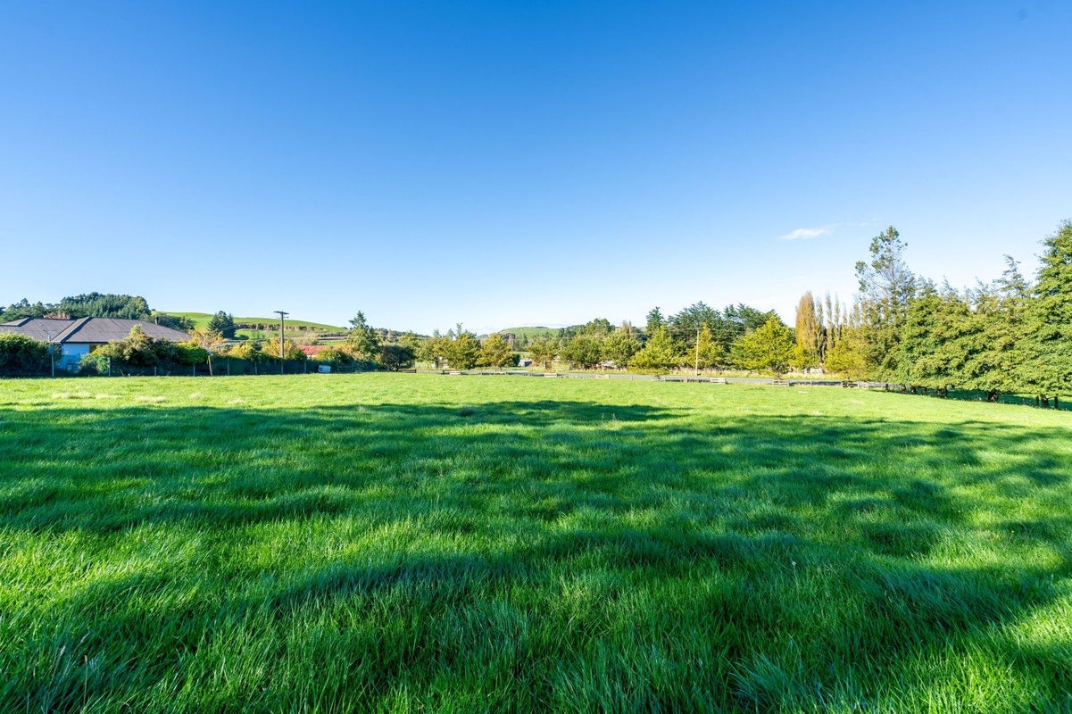 60 McCaughan Street, Browns, Winton - Carousel 16