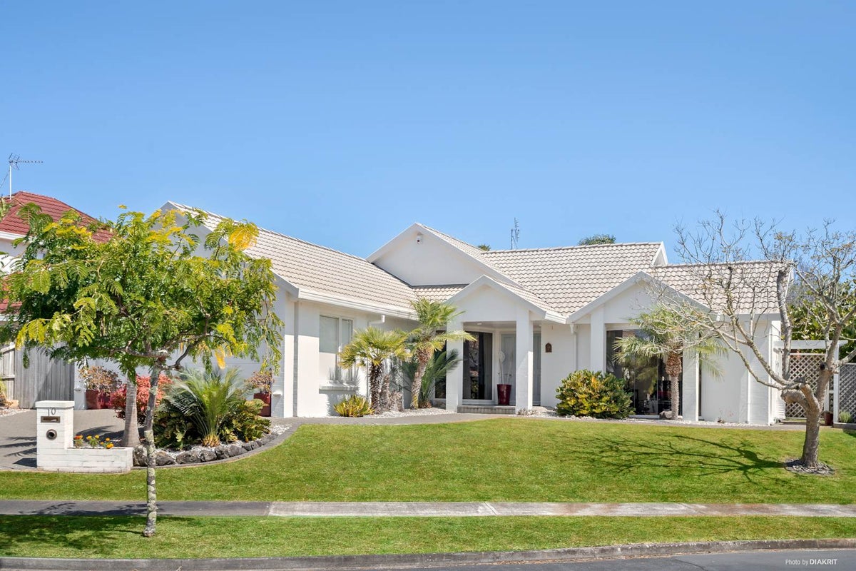 10 Camerton Close, Northpark, Auckland - Carousel 1