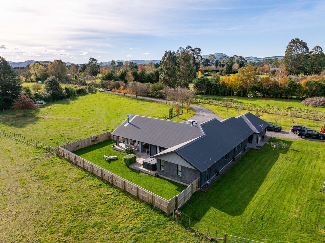 14A Willow Park Drive, Masterton - Carousel 2