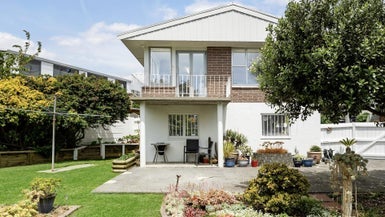 20 Lawrence Crescent, Hillpark, Auckland - Carousel 1