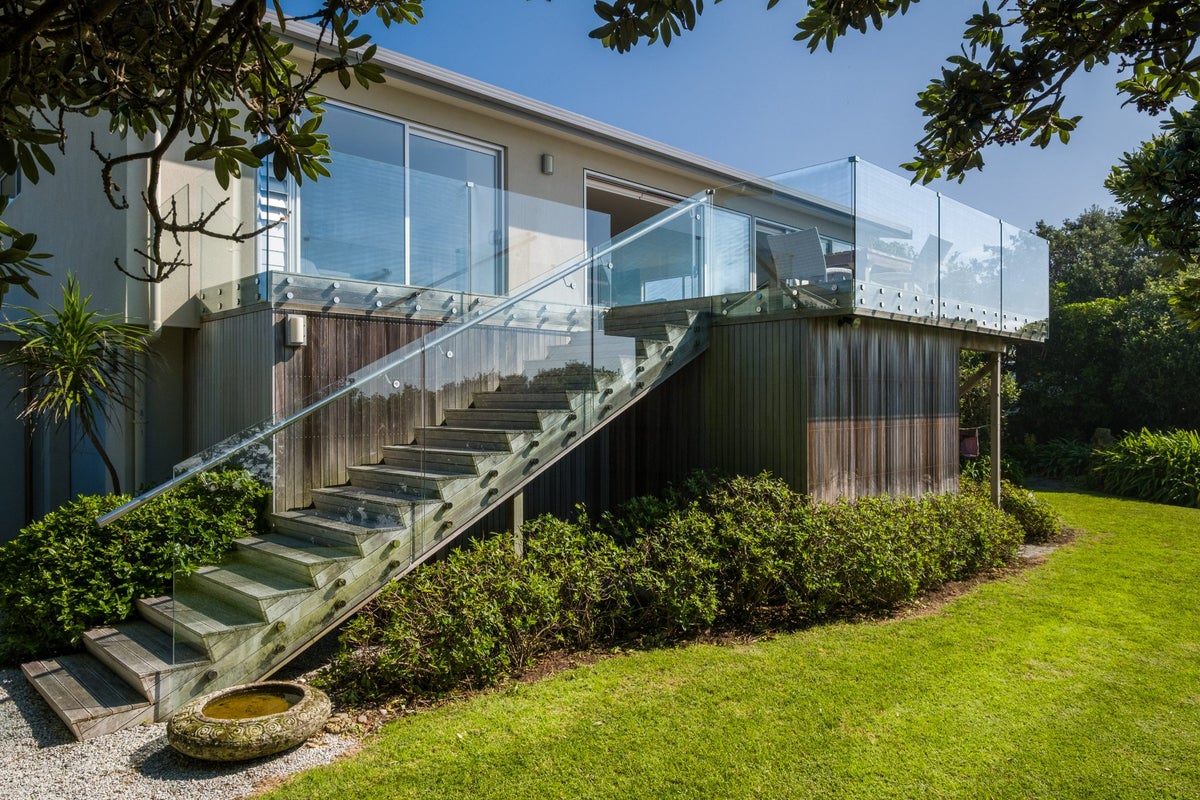 1 Lloyd George Road, Wainui, Gisborne - Carousel 2