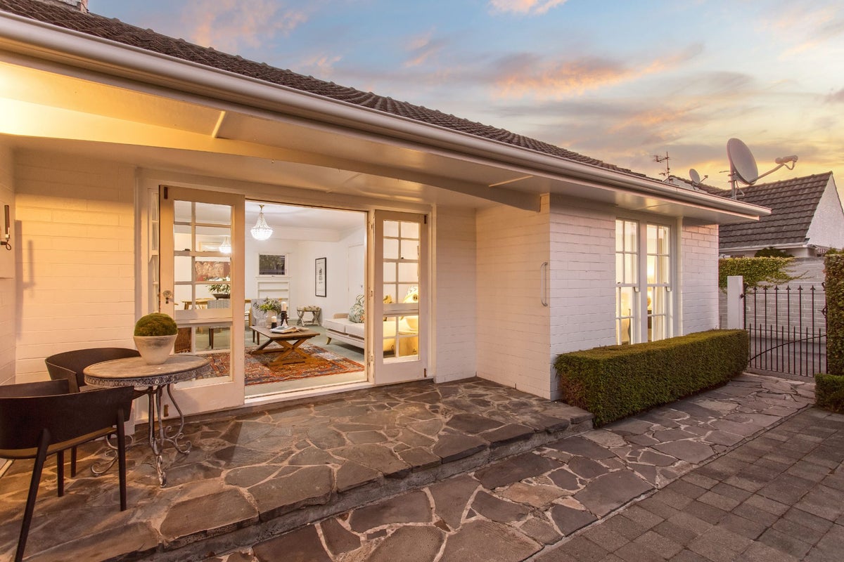 2/89 Winchester Street, Merivale, Christchurch - Carousel 2