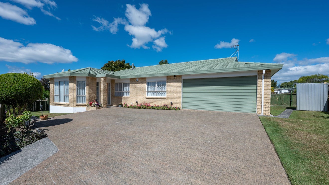 2B Hoyte Place, Pukehangi, Rotorua - Carousel 1
