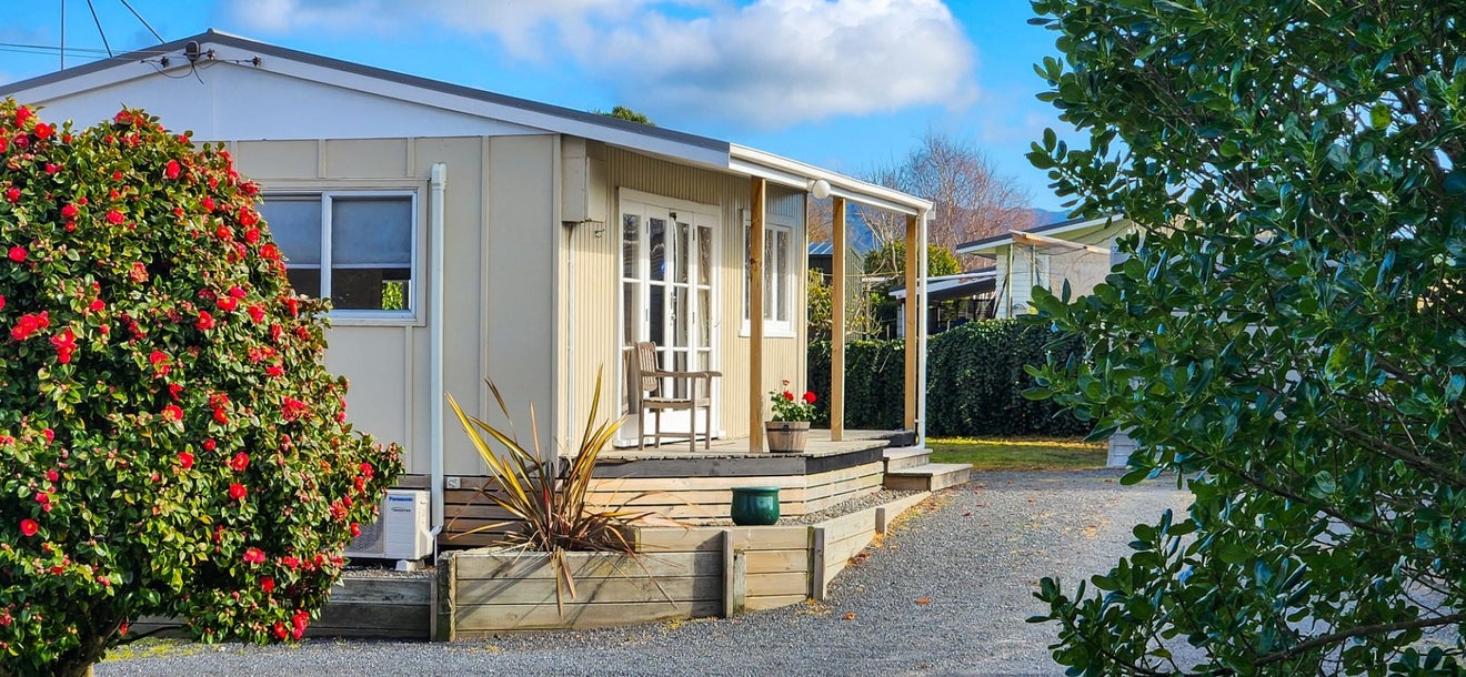47 Gray Avenue, Paraparaumu Beach, Paraparaumu - Carousel 1