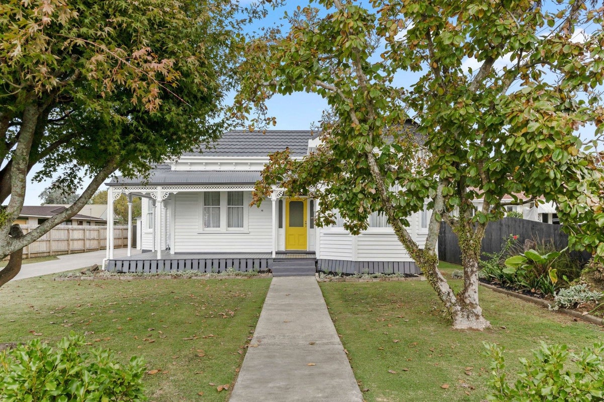 15 Powhiri Avenue, Kensington, Whangarei - Carousel 1