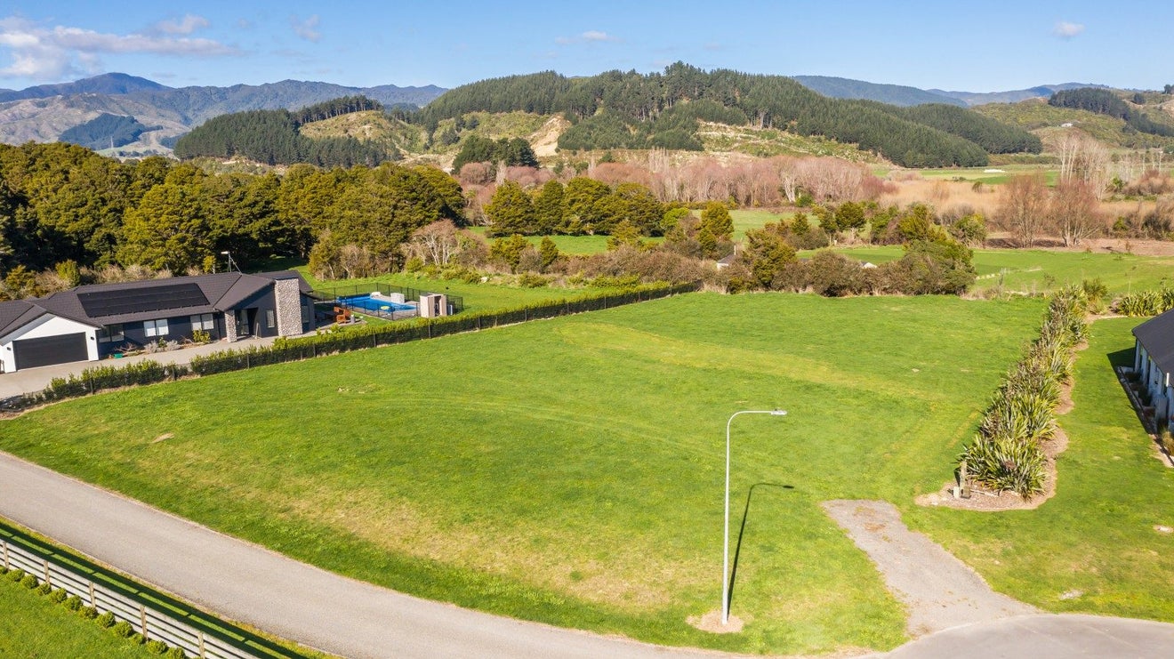 59 Ohau Gravels Way, Ohau, Ohau - Carousel 1