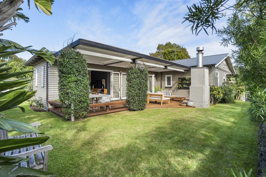 38 Alexis Avenue, Mount Albert, Auckland - Carousel 2