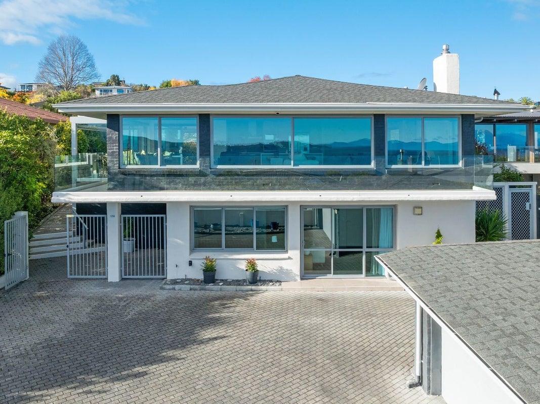 174 Lake Terrace, Hilltop, Taupo - Carousel 2