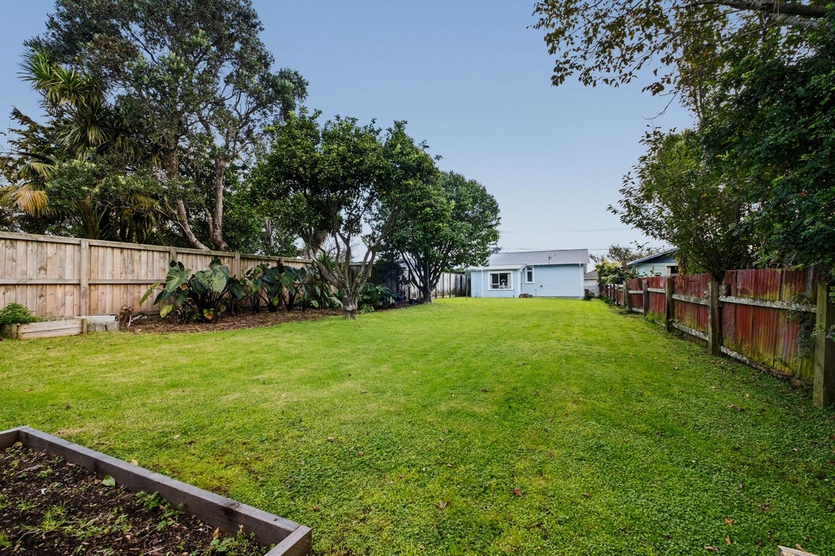 43 Lyn Street, Lynmouth, New Plymouth - Carousel 20