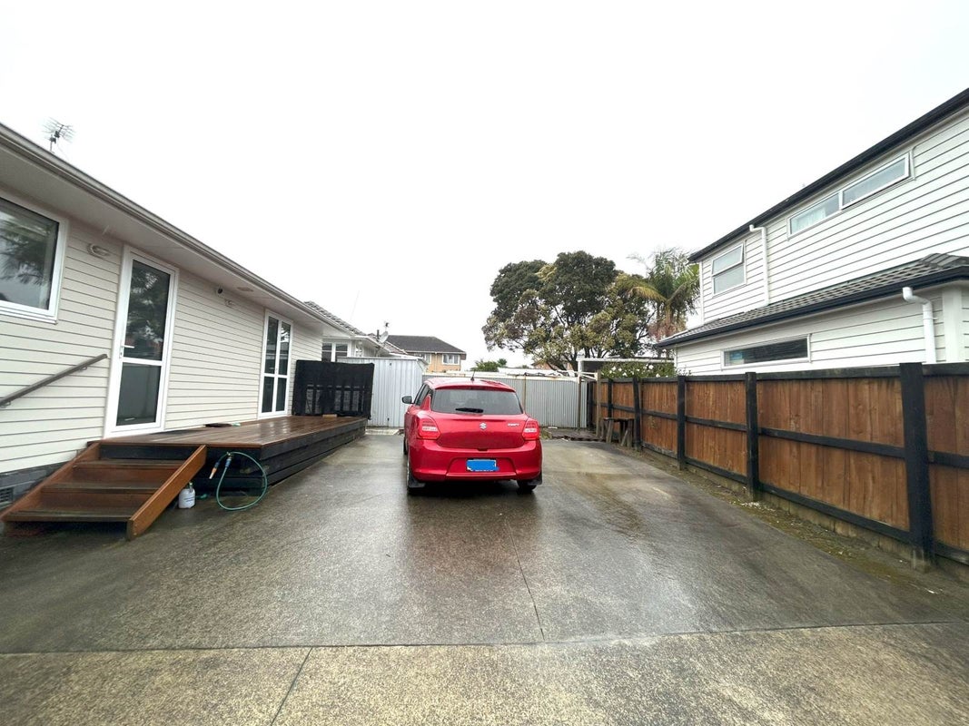 20 Strid Road, Te Atatu South, Auckland - Carousel 12