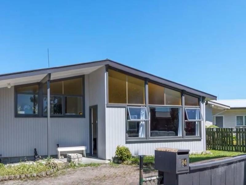 24 Apollo Parade, Milson, Palmerston North - Carousel 1