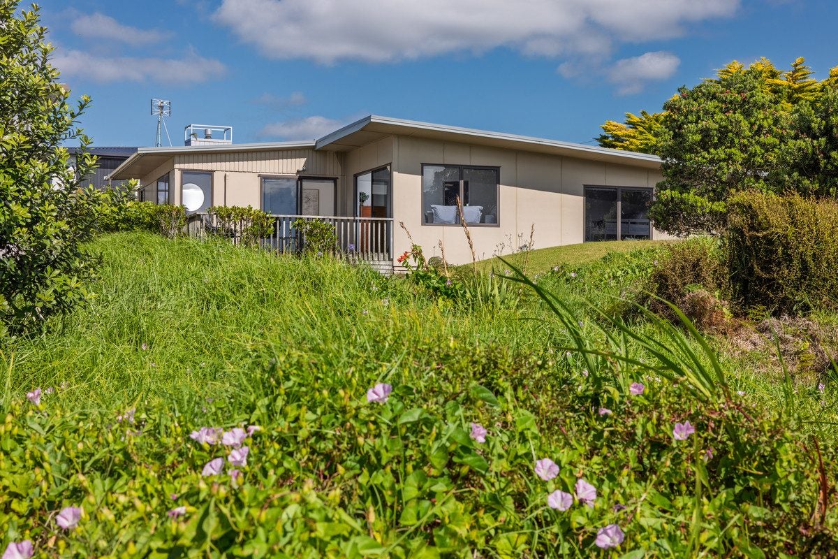 1009 Papamoa Beach Road, Papamoa Beach, Tauranga, Bay Of Plenty - Carousel 2