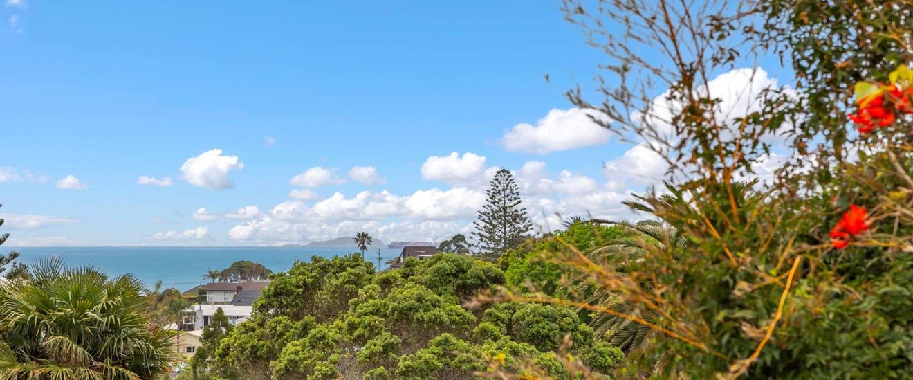 26A Kiteroa Terrace, Rothesay Bay, Auckland - Carousel 2