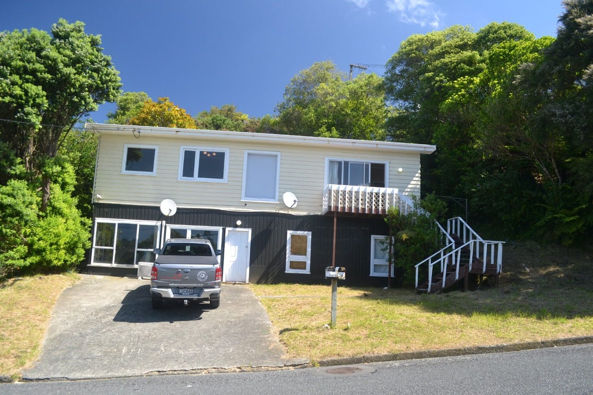 71 Logie Street, Stokes Valley, Lower Hutt - Carousel 1