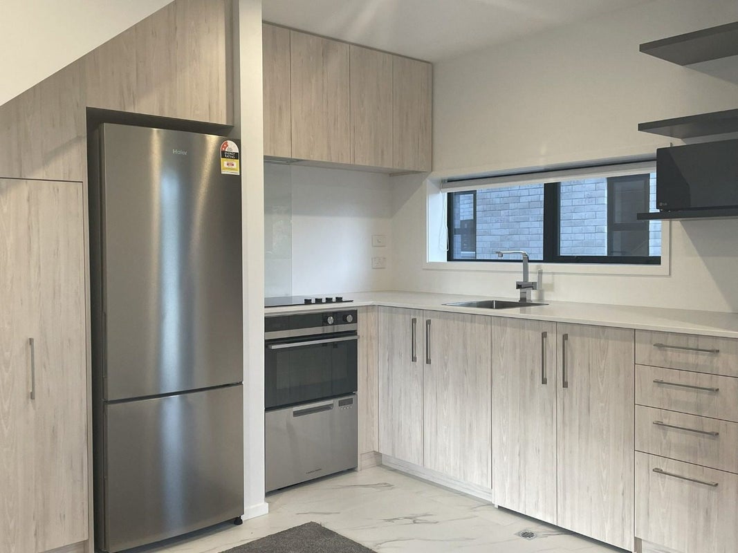1/6B Taramea Place, Addington, Christchurch - Carousel 2