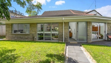 1 Parsons Road, Meadowbank, Auckland - Carousel 1