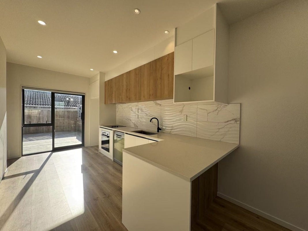 6/1 Arbor Close, Manurewa, Auckland - Carousel 1