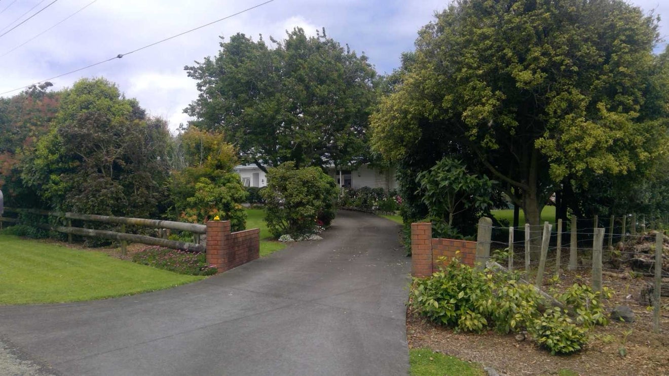 18 Arthur Road, Paraite, New Plymouth - Carousel 2