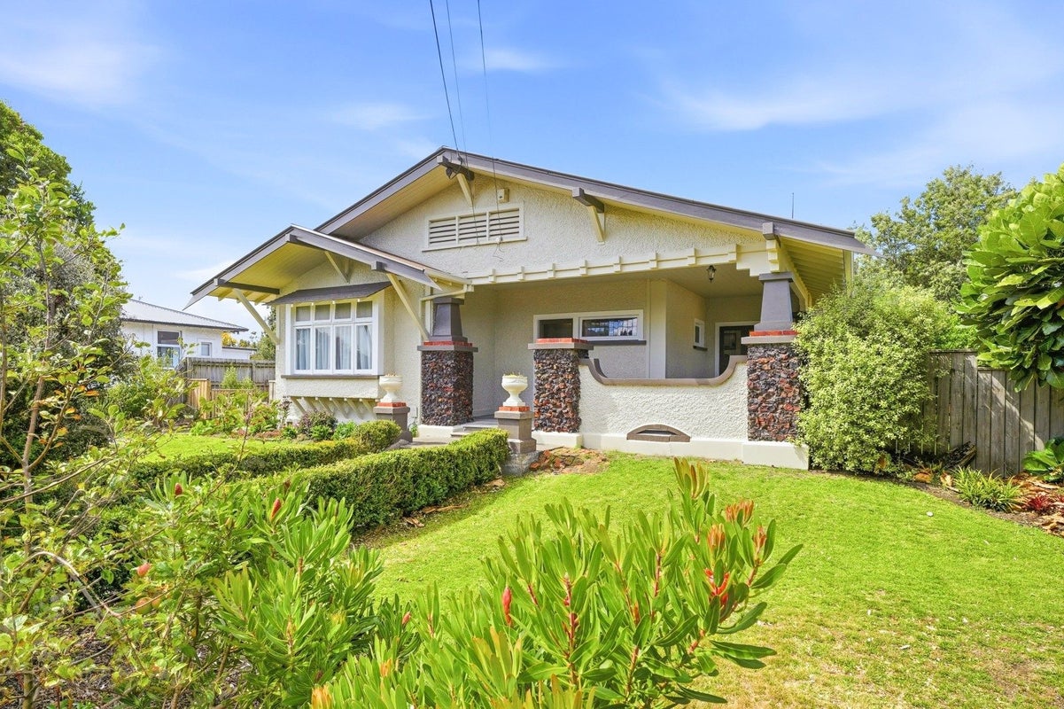 17 Sarjeant Street, Gonville, Whanganui - Carousel 1