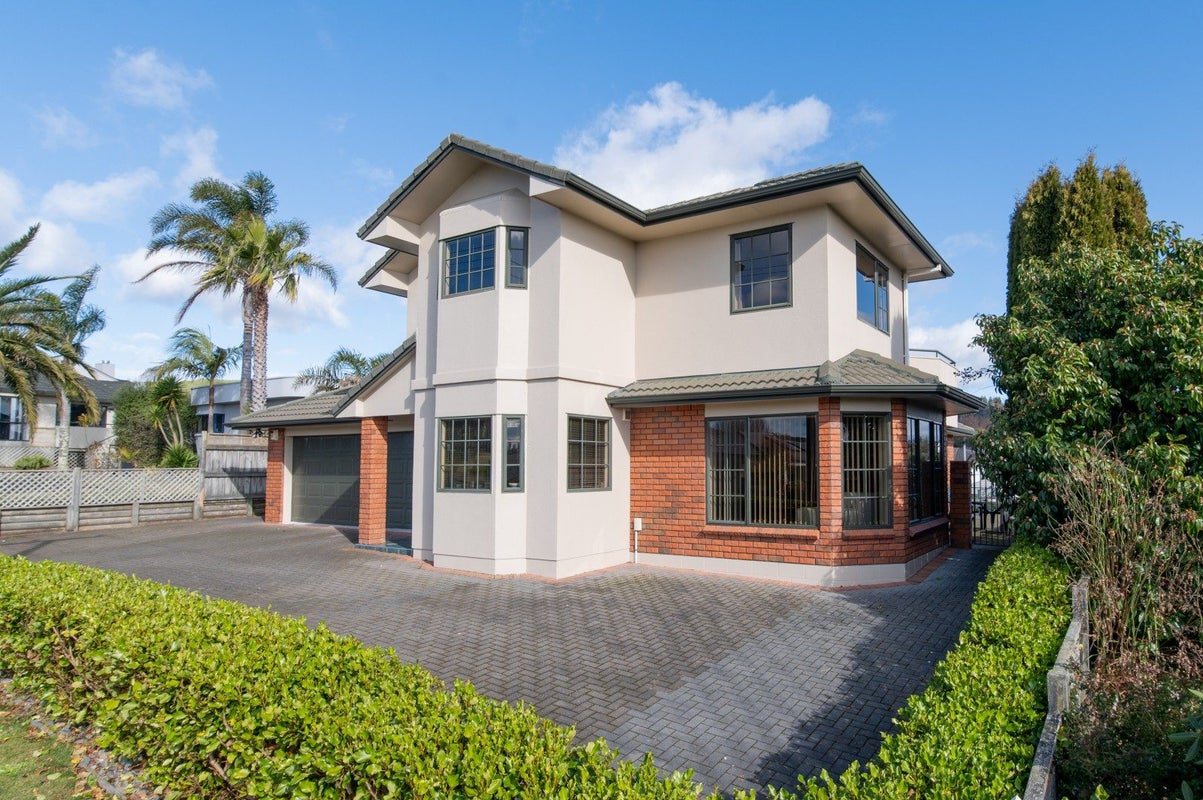 99 Basley Road, Owhata, Rotorua - Carousel 1