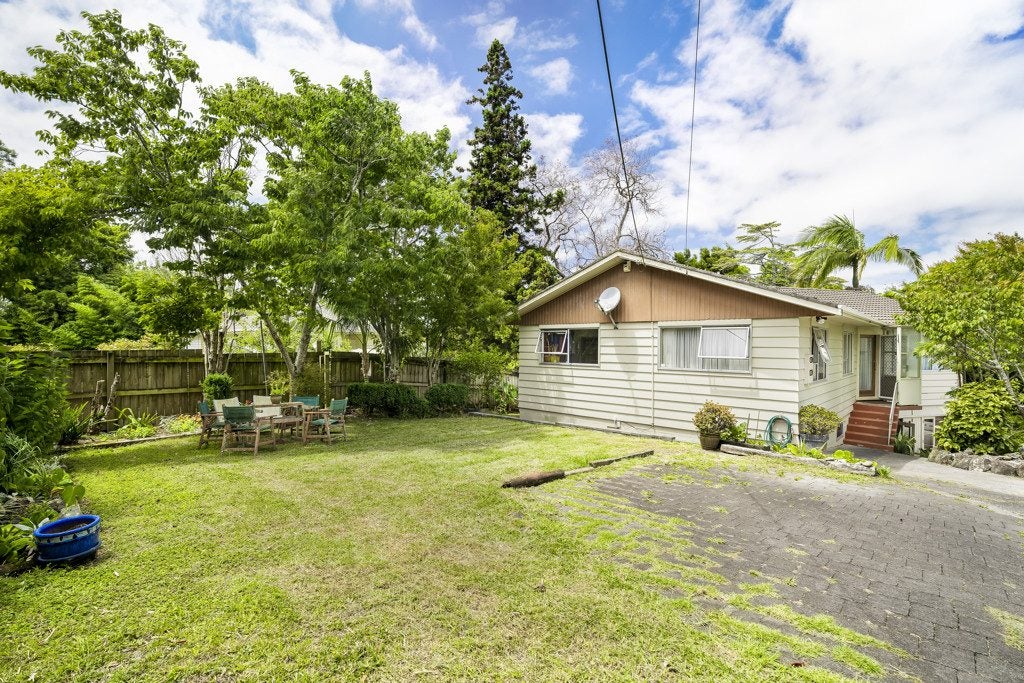 156 Seabrook Avenue, New Lynn, Auckland - Carousel 1