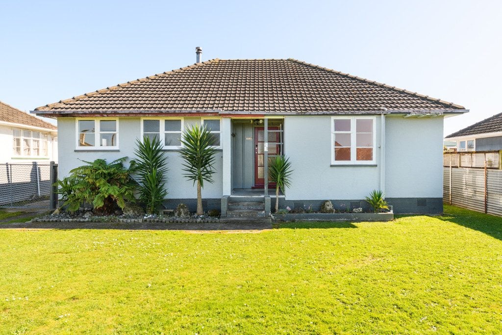 23 Clyde Crescent, Roslyn, Palmerston North - Carousel 1