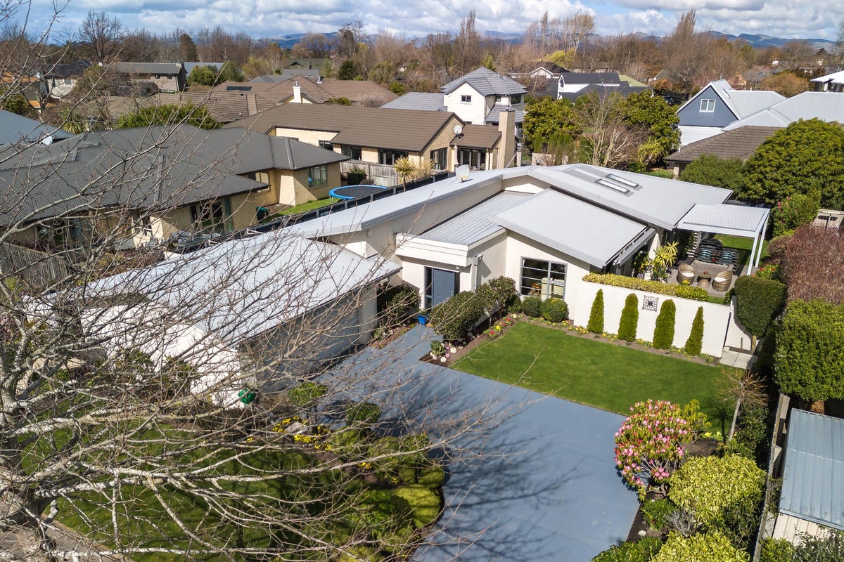 48 Woodhurst Drive, Casebrook, Christchurch - Carousel 1