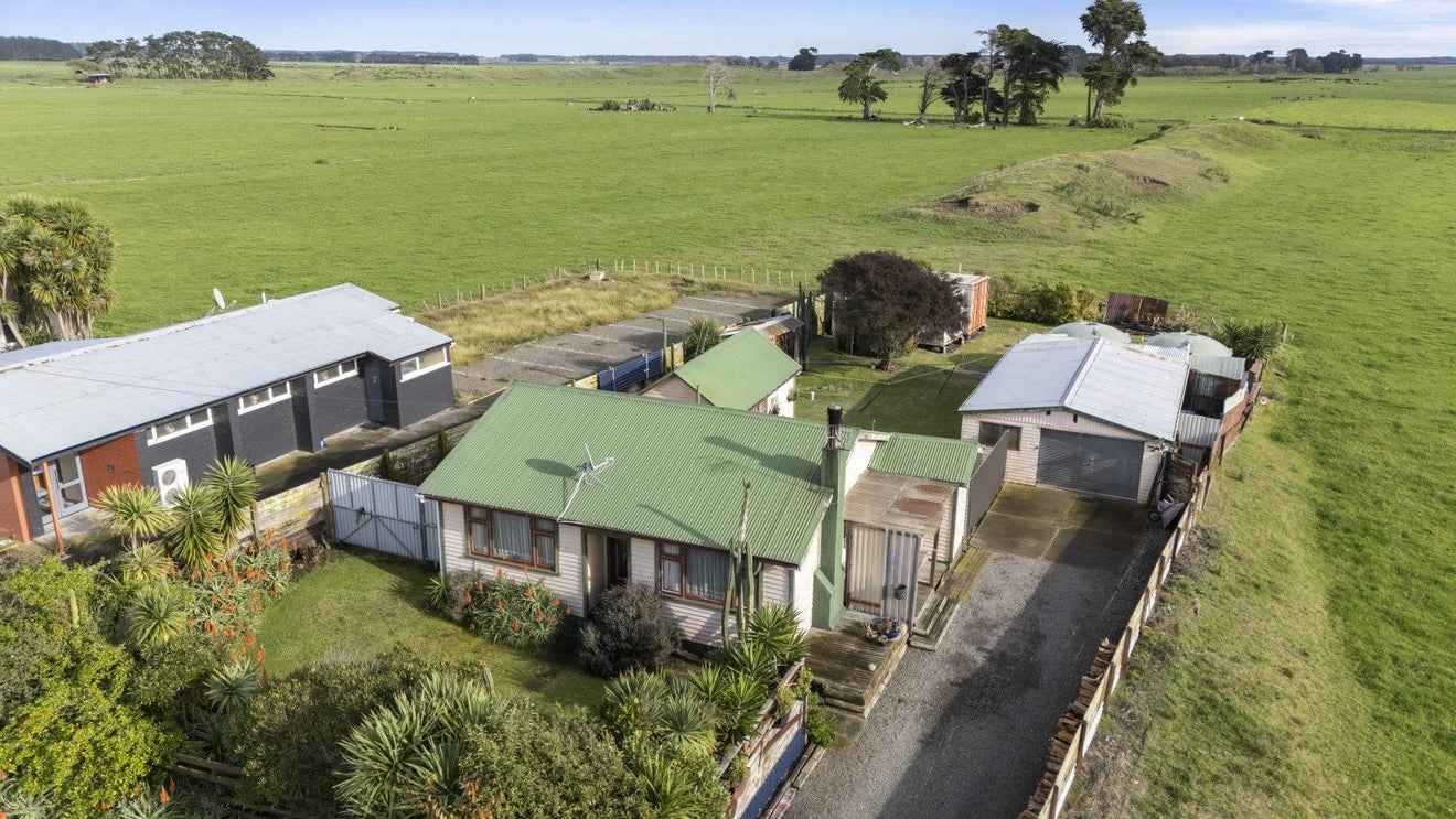 1103 State Highway 1, Himatangi, Foxton - Carousel 2