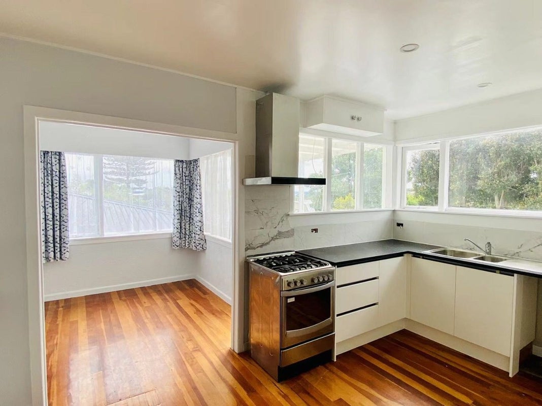 85 Western Springs Road, Morningside, Auckland - Carousel 2