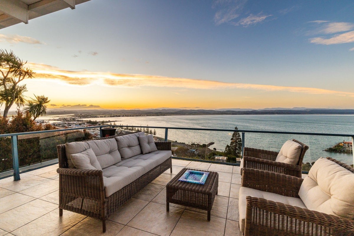 157 Thompson Road, Bluff Hill, Napier - Carousel 1