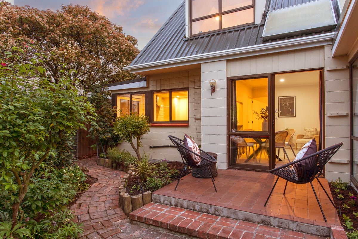 2/38 Onslow Street, St Albans, Christchurch - Carousel 2