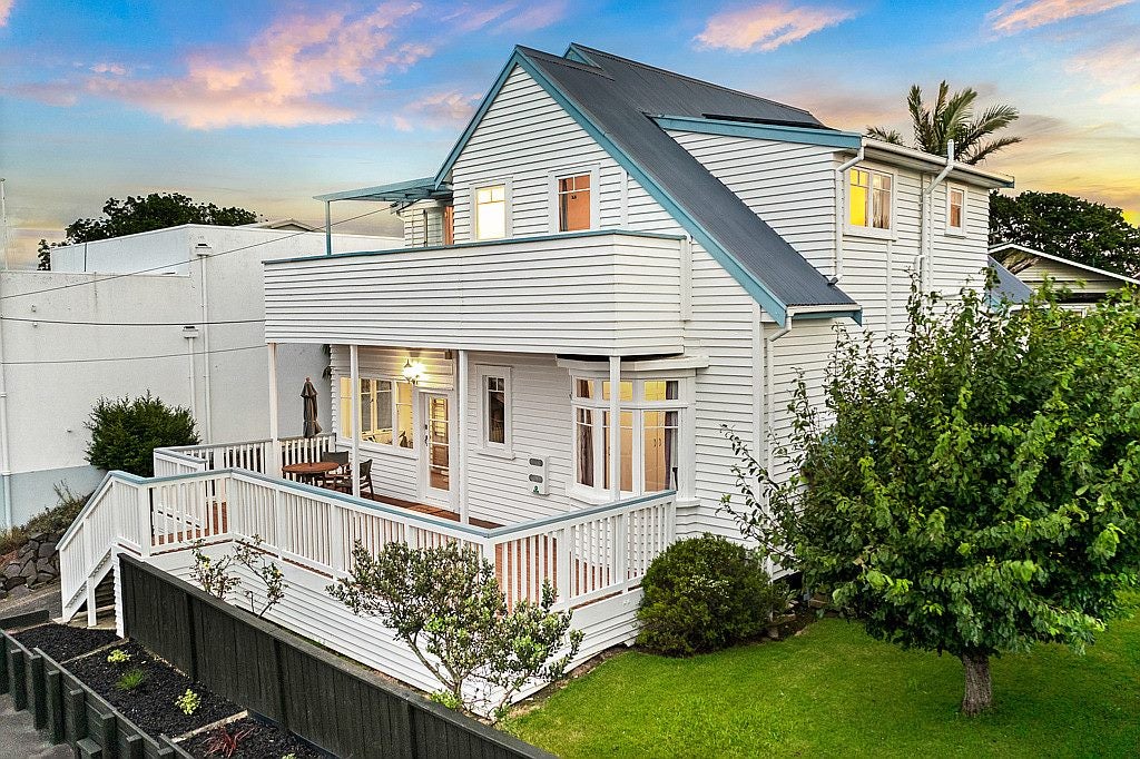 4 Rodney Road, Northcote Point, Auckland - Carousel 1