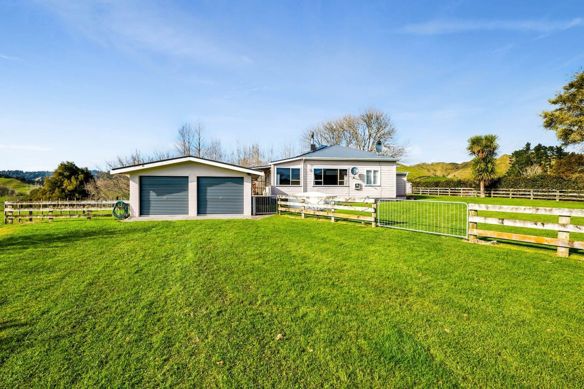 2625 Ohura Road, Strathmore - Carousel 47