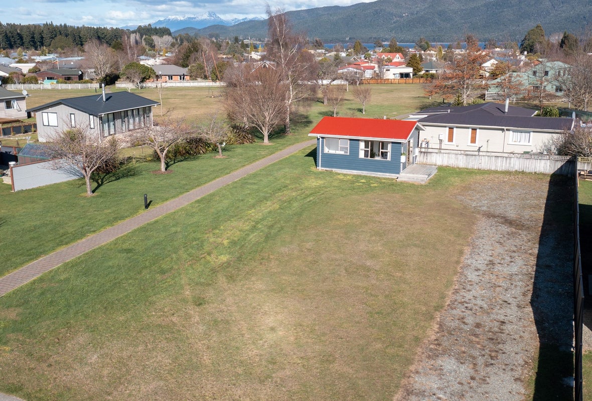 30 Lawson Burrows Crescent, Te Anau, Te Anau - Carousel 2