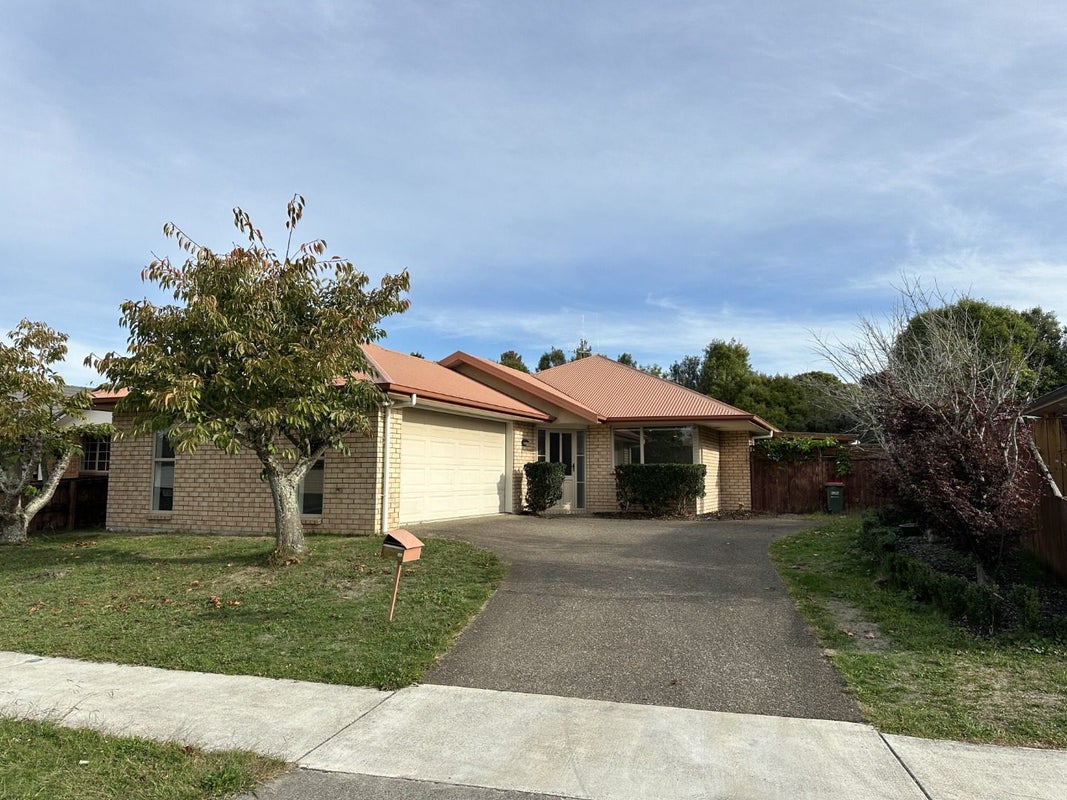 30 Mickelson Avenue, Rototuna, Hamilton - Carousel 11