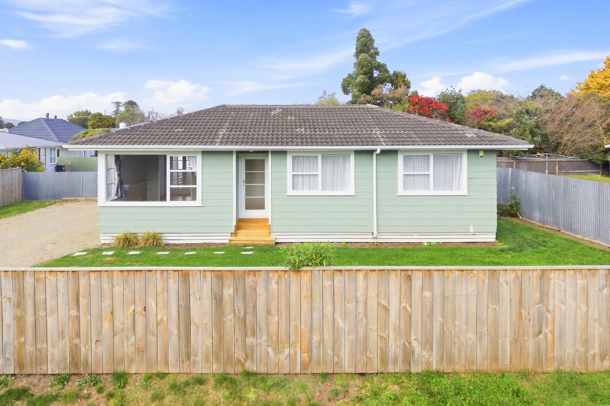 1A Ash Place, Aramoho, Whanganui, Manawatu / Whanganui - Carousel 1