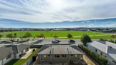 2/422 Wilsons Road North, Waltham, Christchurch - Carousel 1
