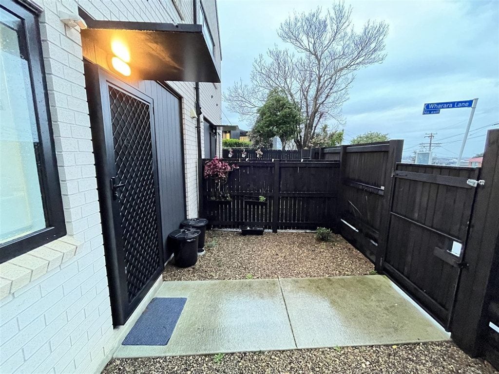105 Waimumu Road, Massey, Auckland - Carousel 11