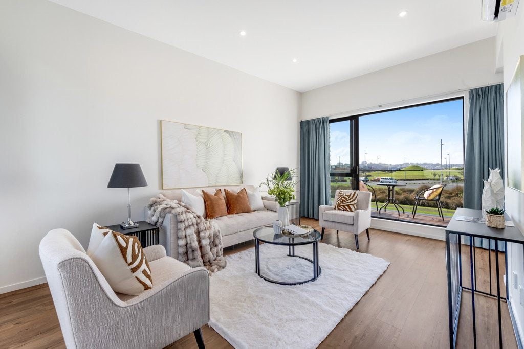 4 Te Whitinga Lane, Flat Bush, Auckland - Carousel 2