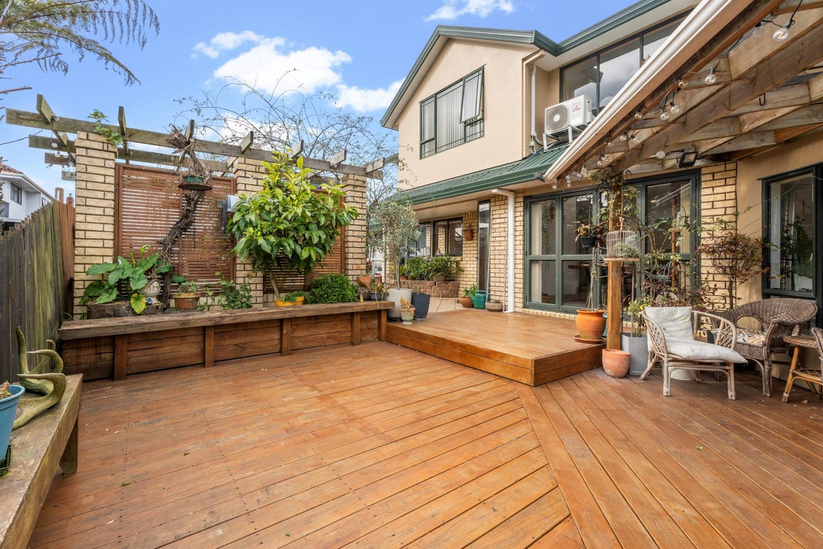 242A Te Atatu Road, Te Atatu South, Auckland - Carousel 2