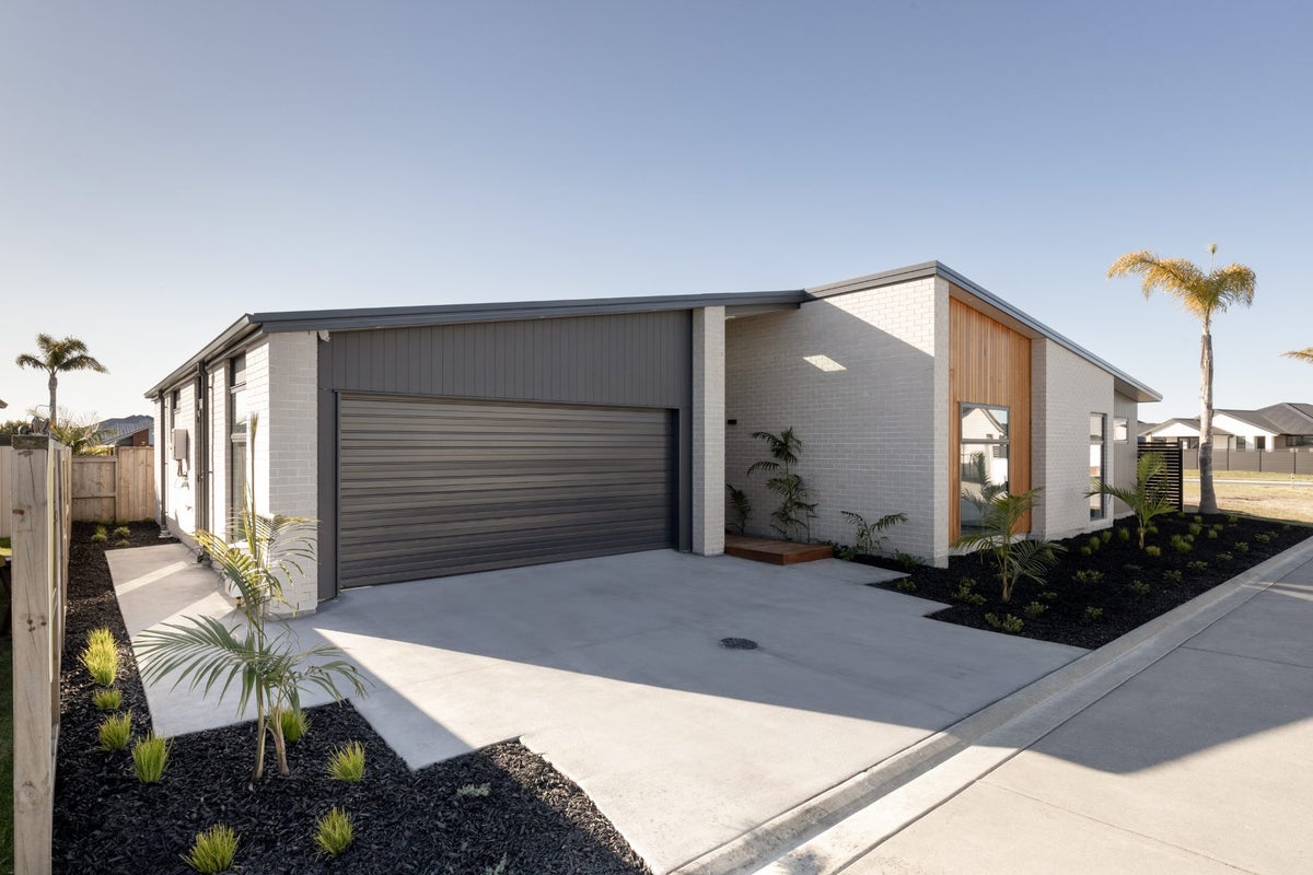 6 Cotula Way, Papamoa Beach, Papamoa - Carousel 1