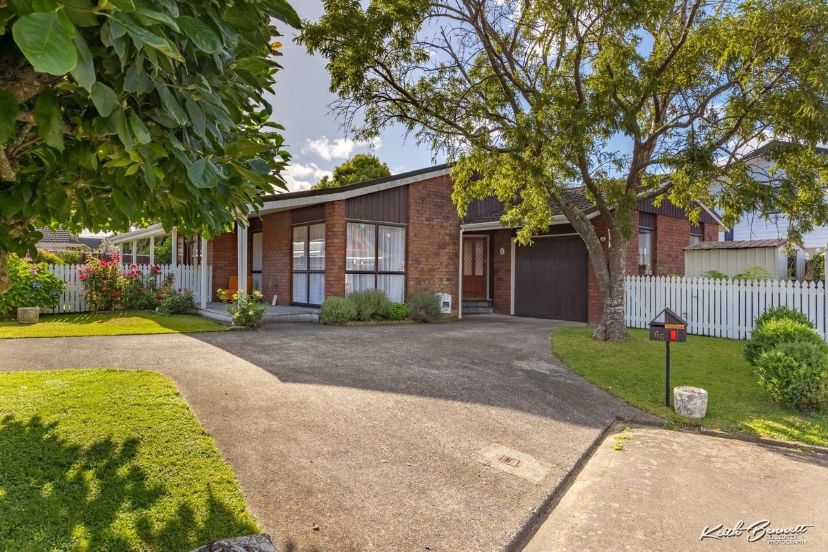 66 McParland Street, Elderslea, Upper Hutt - Carousel 1