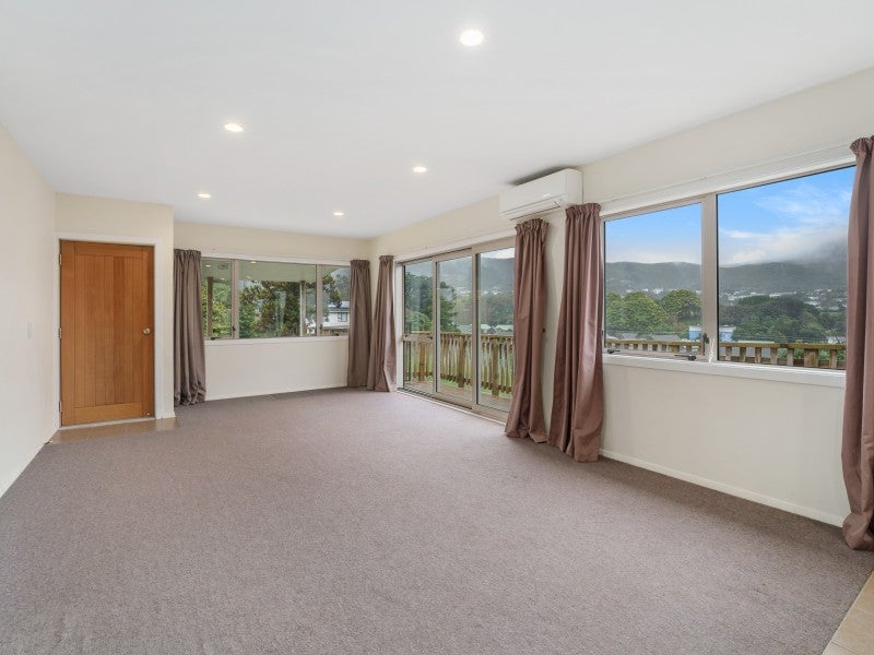 44A Taylor Terrace, Tawa, Wellington - Carousel 17