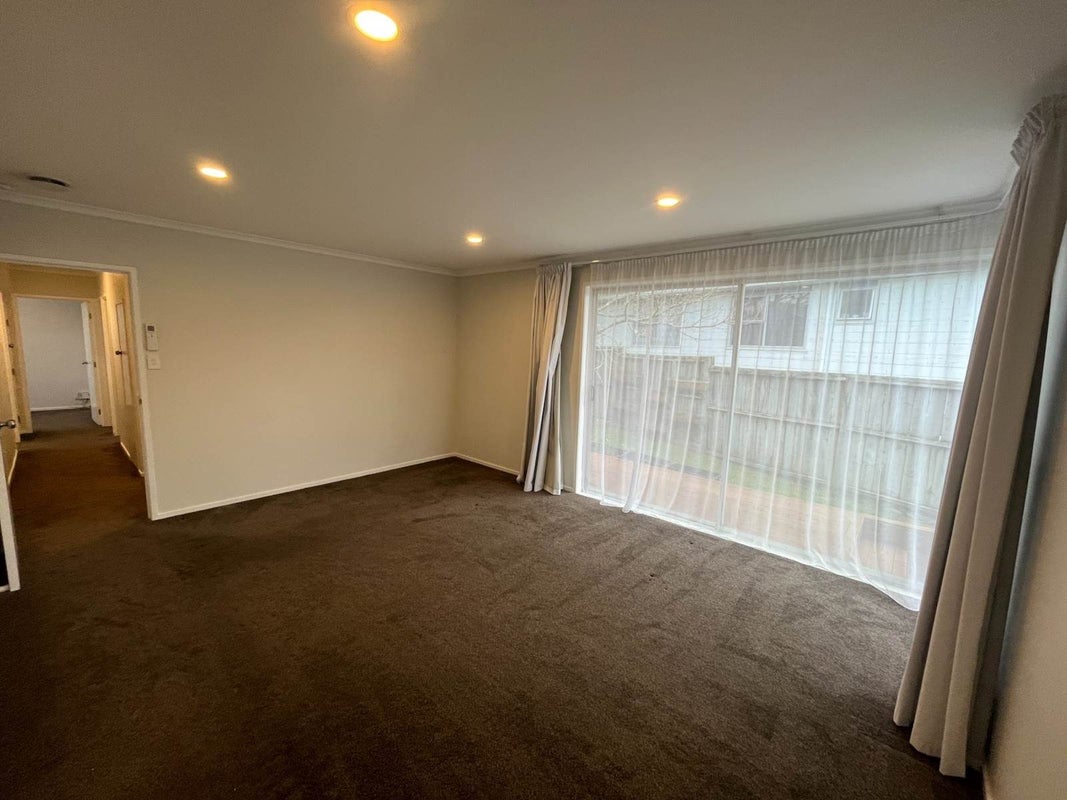 25 Cockayne Crescent, Sunnynook, Auckland - Carousel 2